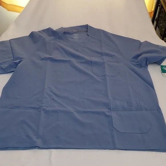 Essential Threads Welby mens Scrubs set - Picture 10 of 16